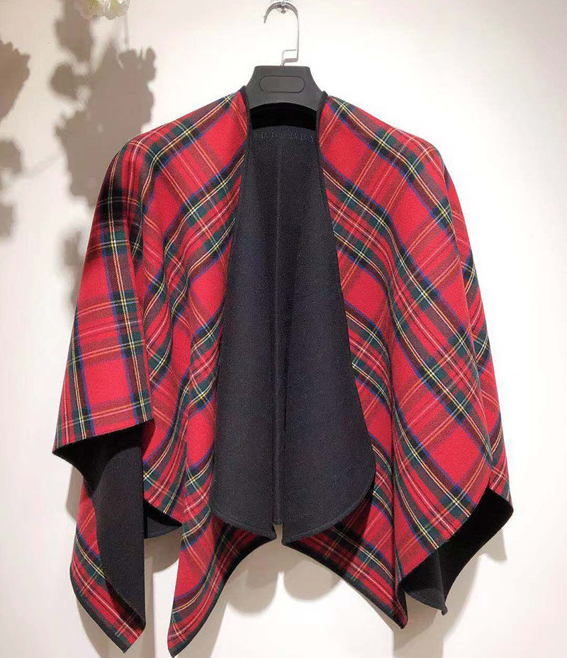 [未使用][9.9新]博柏利burberry女士羊皮双面斗蓬披肩jm1523