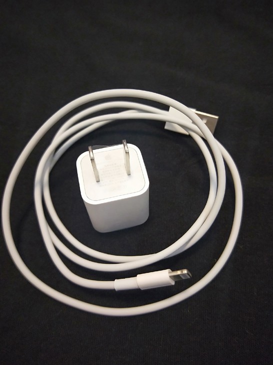 苹果数据线充电器苹果充电头，几乎全新