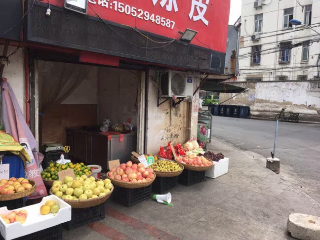 花山湾广场附近门面低价转让，