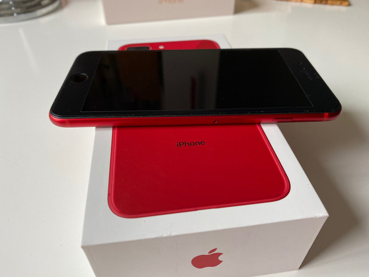 苹果8p红色特别版64g