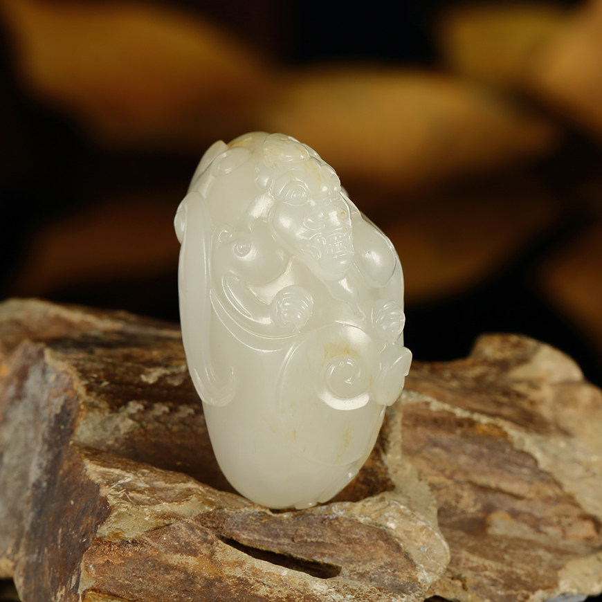 省级玉雕大师仝杰作品新疆和田玉白玉籽料貔貅瑞兽29克洒金皮挂件