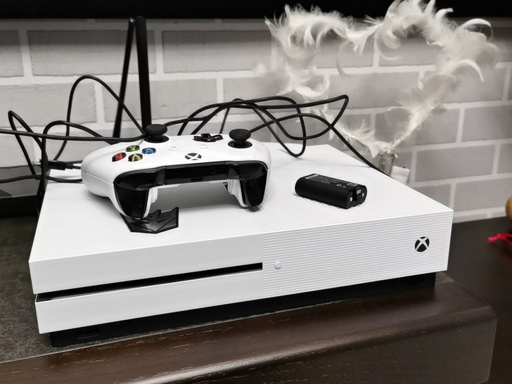 xboxones500G没怎么用，配件都在，加了一块原