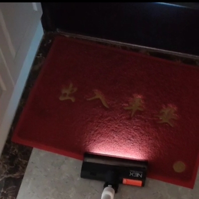 小狗吸尘器和戴森比较有什么优缺点，小房子适合用吗？