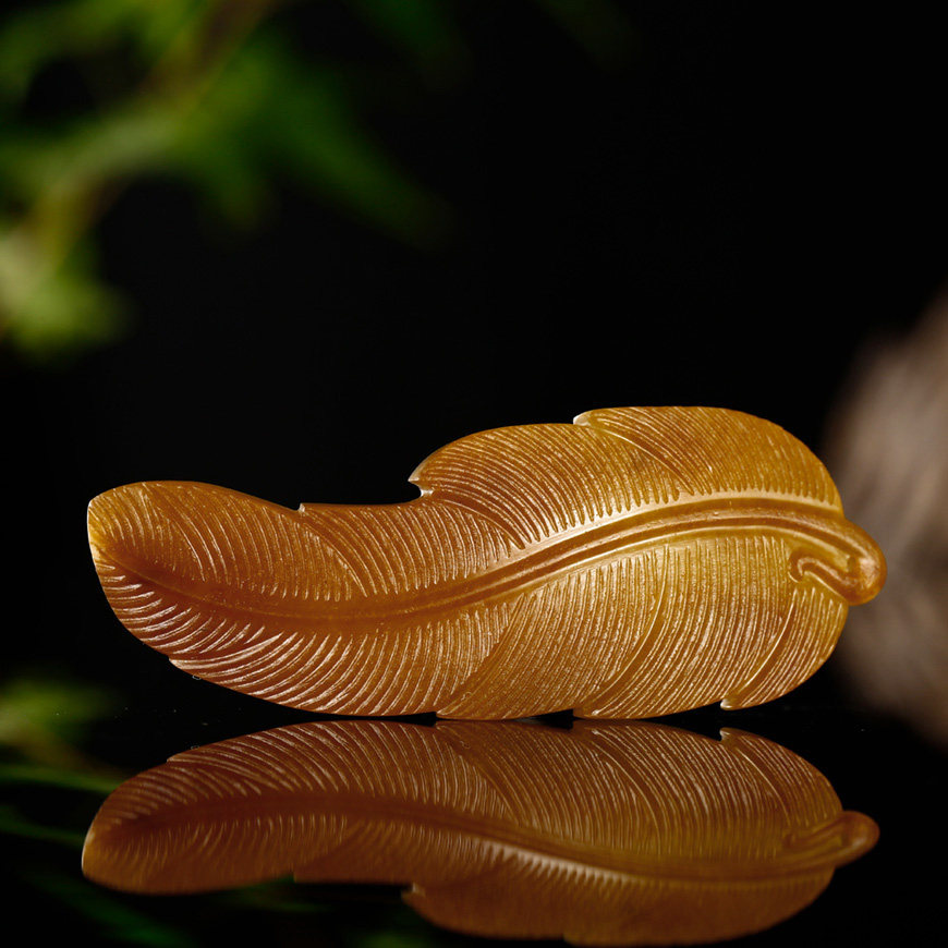 苏州玉雕馆新疆和田玉鸡油黄沁籽料金枝玉叶纳福挂件女士吊坠12克