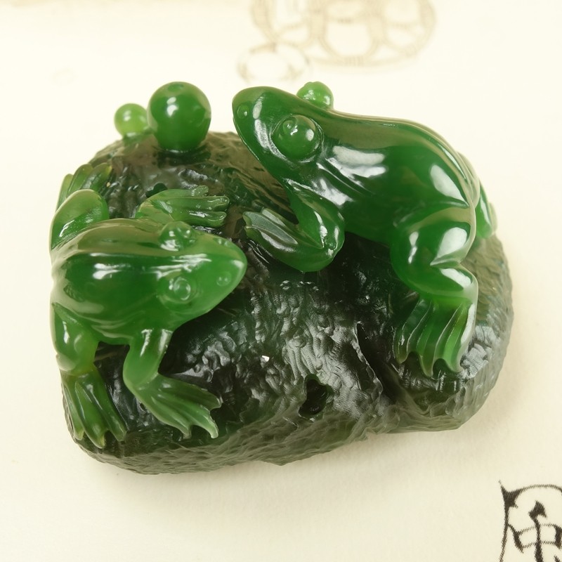吴春强玉雕工作室【呱呱来财】和田玉碧玉青蛙摆件89.08g