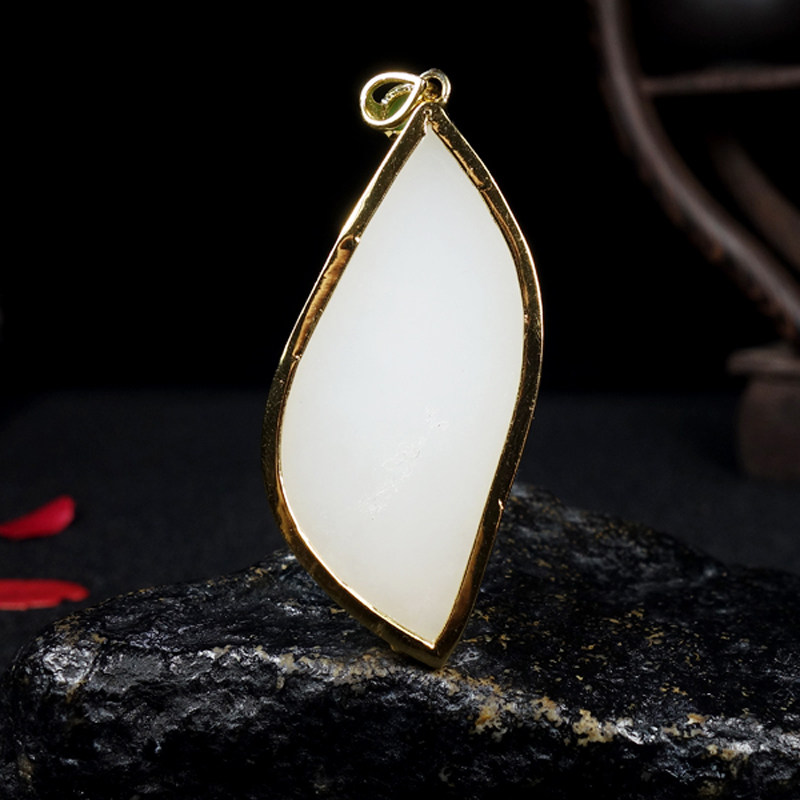 脂白玉【寓意:平平安安】和田玉脂白玉油润细腻吊坠16.30克