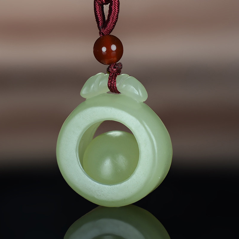 时来运转和田玉青白玉挂件 8.59g