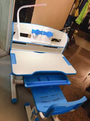 到底如何选择?百科迪尔儿童学习桌书桌很好用?有无异味？