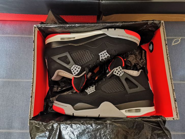 AirJordan4Bred