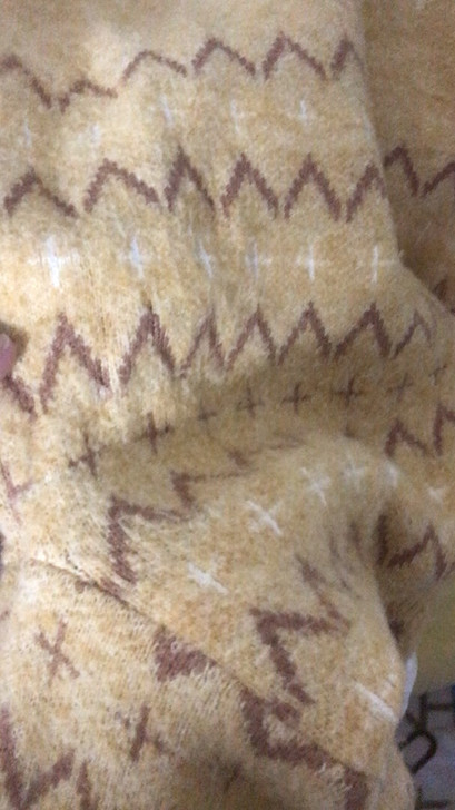 安哥拉兔绒带围巾毛衣闲置，很温柔的一款毛衣两件套，图片拍的有