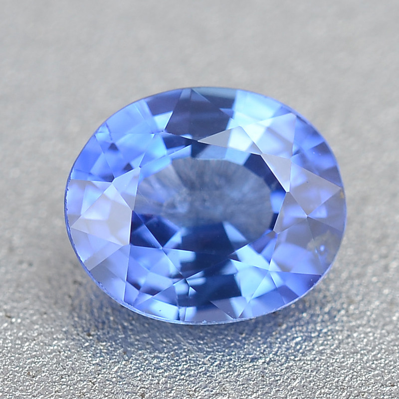 0.9克拉天然无烧蓝宝石裸石颜色好晶体干净火彩好可设计定制yp
