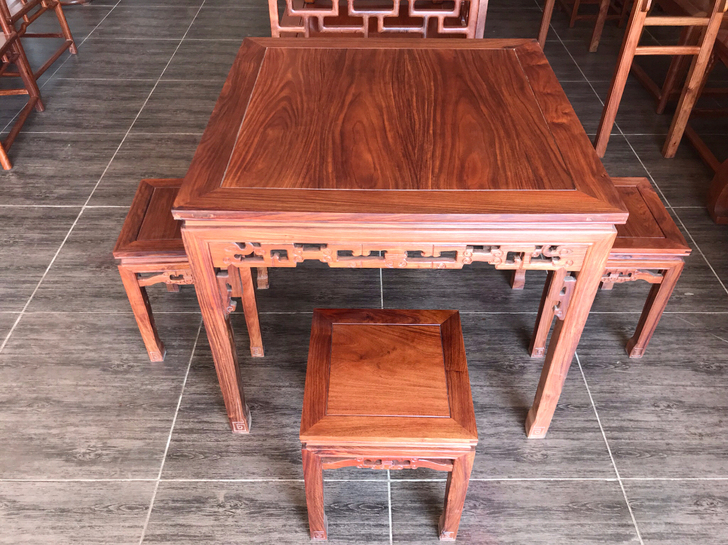 刺猬紫檀八仙桌饭桌餐桌花梨木红木家具小方桌