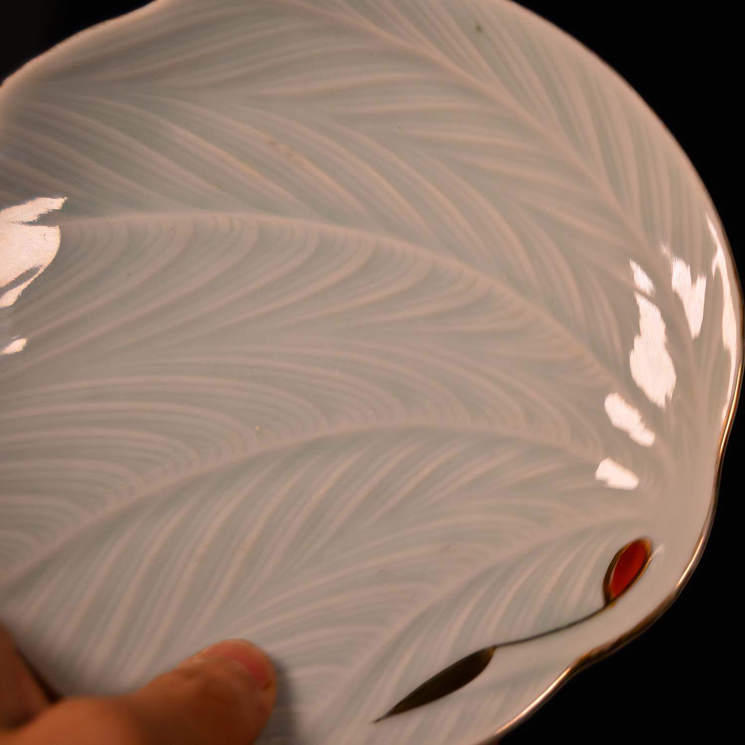 日本回流 白瓷浮雕描金赏盘 老物件