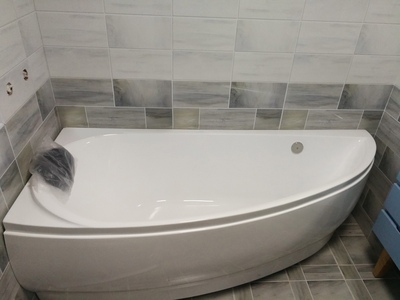 发个贴子，问下埃飞灵独立式亚克力浴缸质量怎么样?