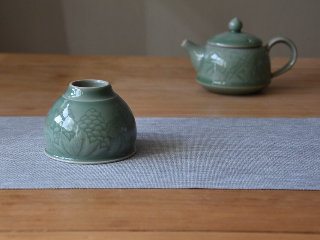 龙泉青瓷吴勇老师手工刻花品茗杯主人杯单杯功夫茶杯