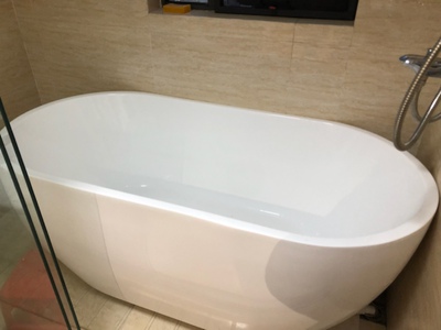 达尔文6001独立式人造石浴缸好用吗?斜躺能浸泡整个身体吗?