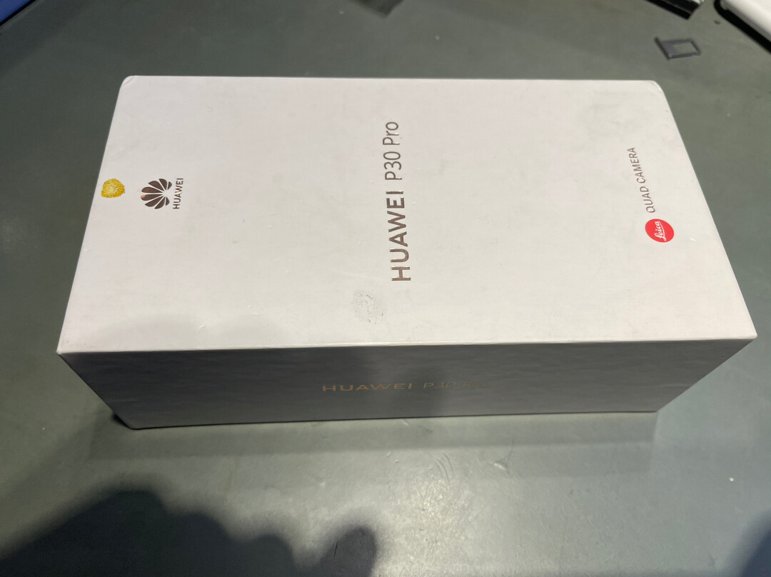 华为p30pro 8g 128g 行货全网通 外观有磕碰 更