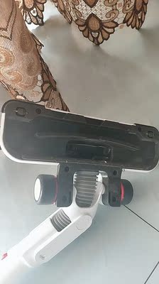 对比戴森吸尘器和莱克哪个更好用??多少人不看这里被忽悠了