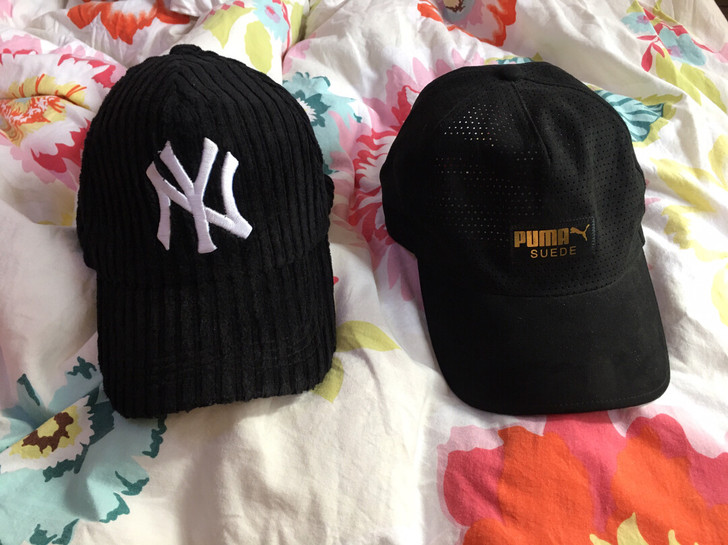 全心黑色棒球帽，两个65元.1个35元