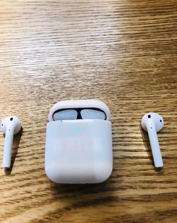 airpods2无线充版本国航一直没用放家买了一个月