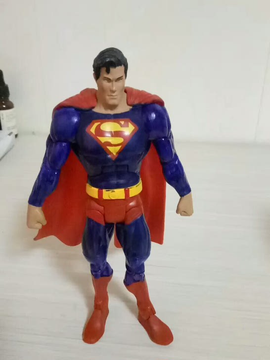 dc超人全明星漫画超人变色了自涂过，整体不是很好，低价出售手