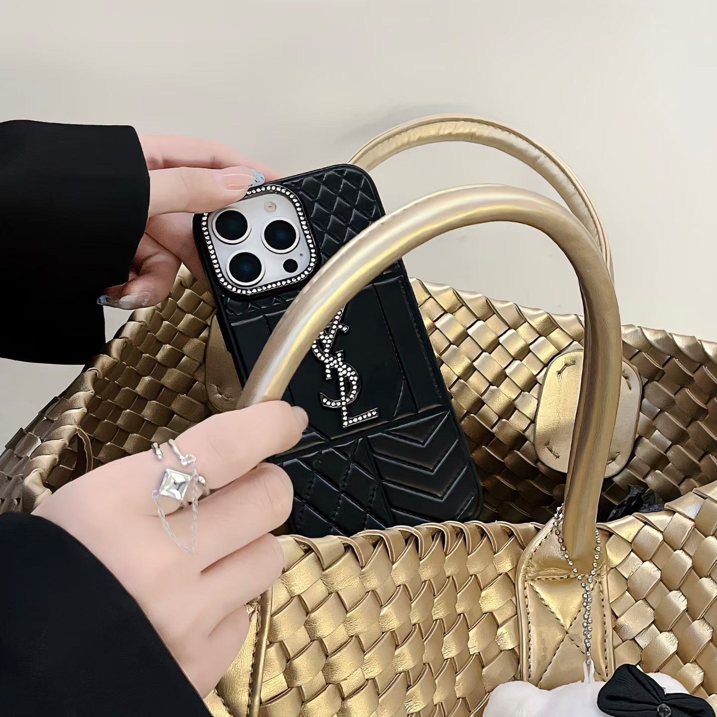 轻奢YSL手工钻标 压花皮质手机壳2026