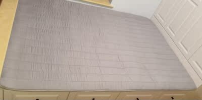 揭秘对比反馈梦神床垫和穗宝哪个好，大家对比一下两个牌子！