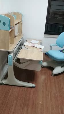 对孩子有什么好处?爱果乐儿童学习桌怎么样?有甲醛味道吗