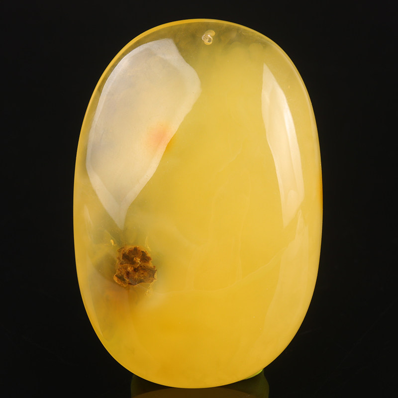 【天然植物】26.50克 精美靓丽鸡油黄蜜蜡随形挂件 强荧光