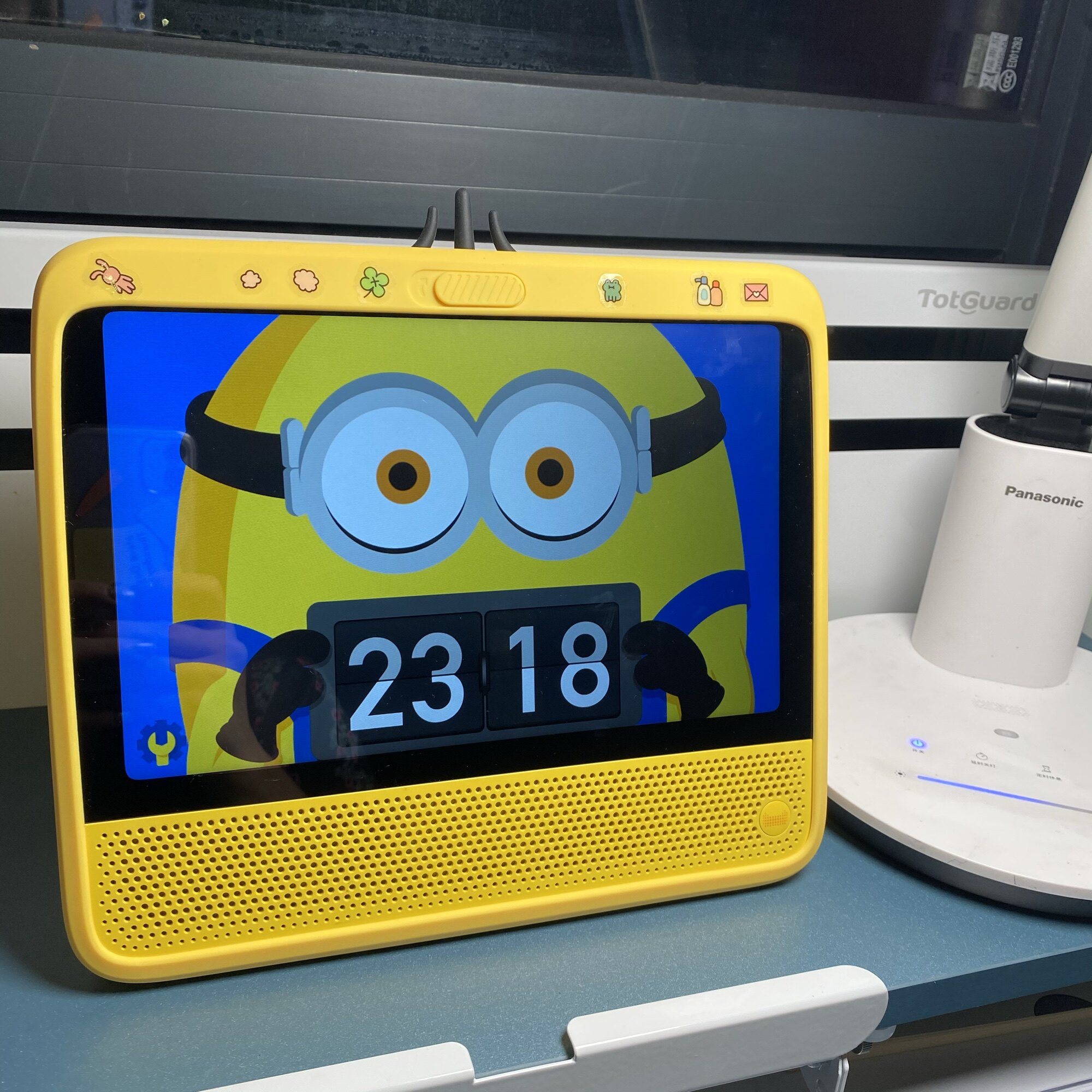 天猫精灵cc10小黄人定制智能早教机500元左右可爱儿童礼物