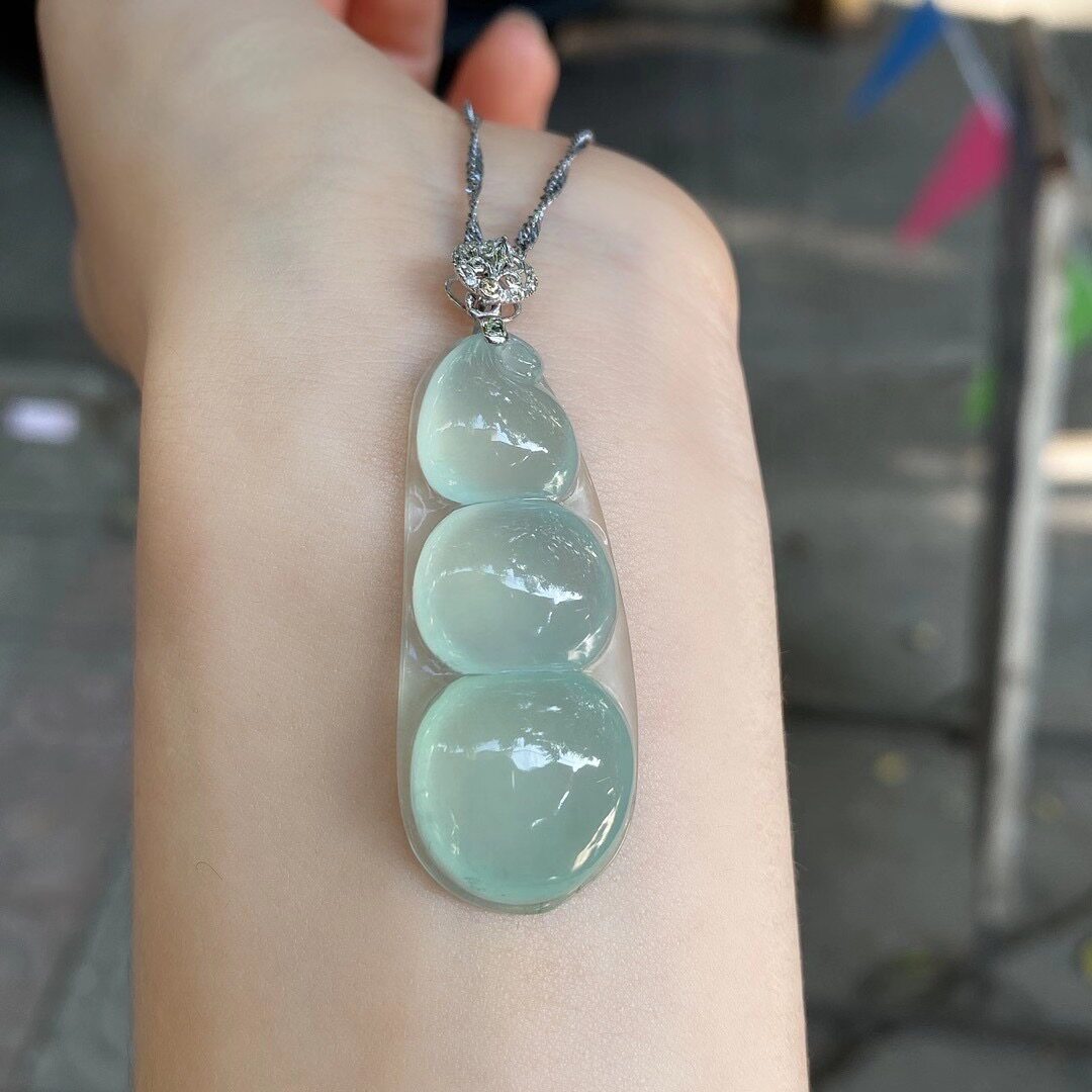 18k金扣头镶嵌 纯天然老坑缅甸a货高端翡翠冰种冰润连中三元吊坠