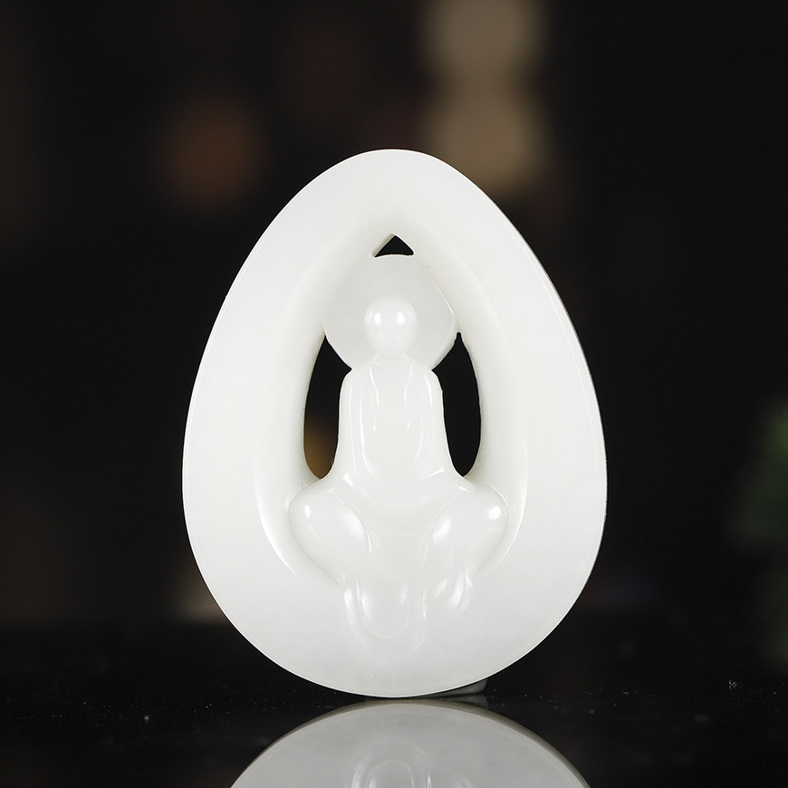 省级玉雕大师章奇钺作品新疆和田玉无相佛水滴形镂空吊坠34克女款