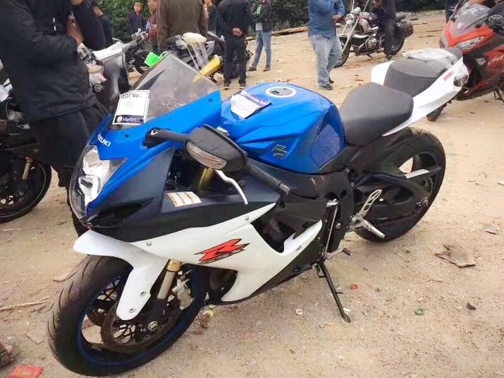 钤木中R-GSX-R750-12年纯水到家，花了四万六千八。