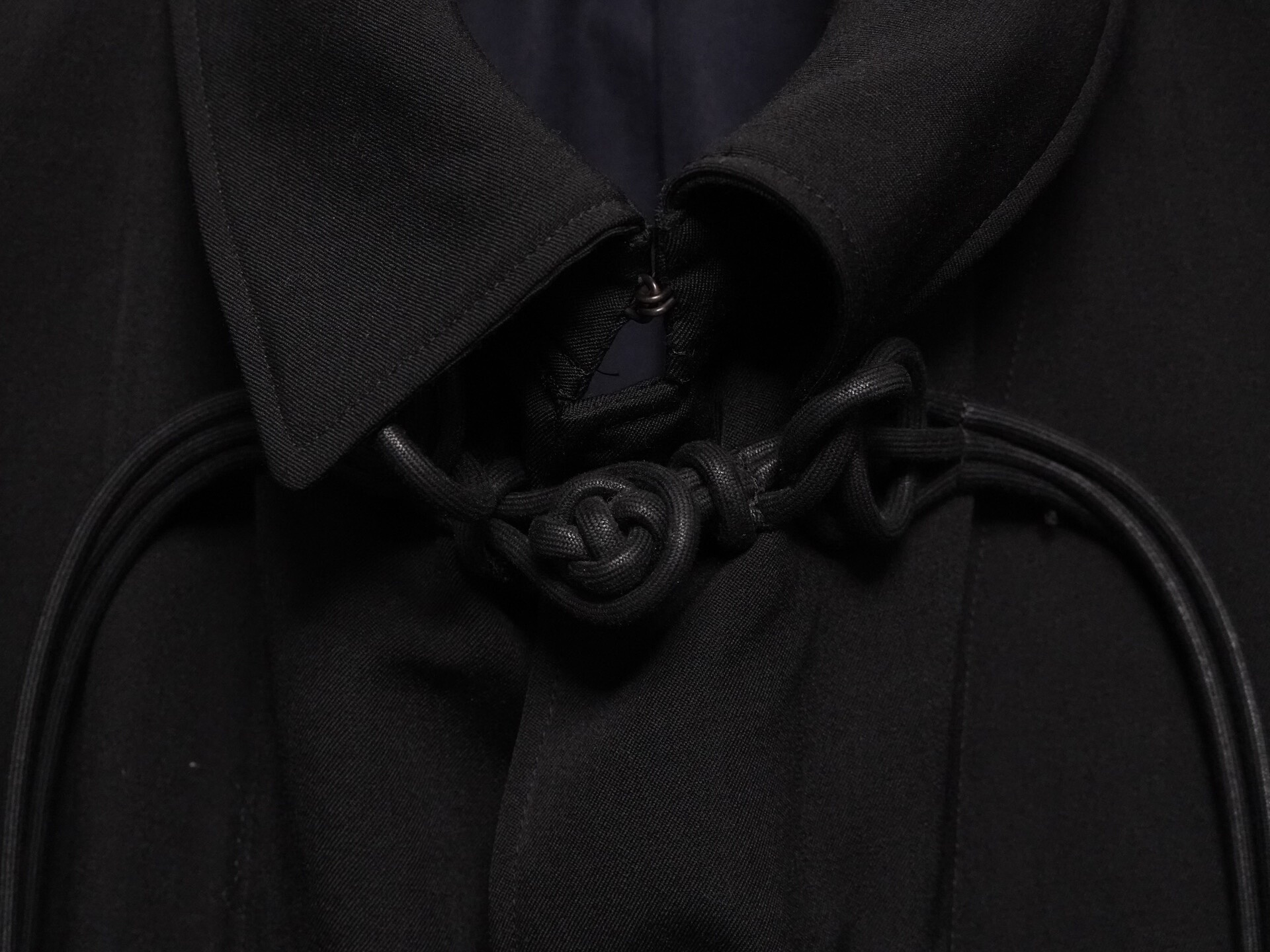 Yohji Yamamoto 2019AW Asymmetric Coat — detail