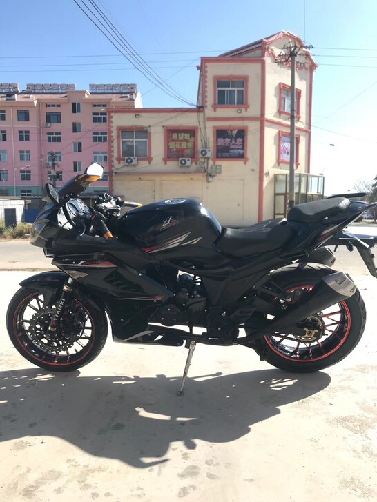 昌吉雅马哈r2,基本全新,新换前后胎,胎毛还在,双缸300cc,_昌吉其他