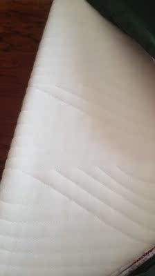 解说黛圣婕乳胶枕真的假的，靠谱吗？会不会真的有味道呢？