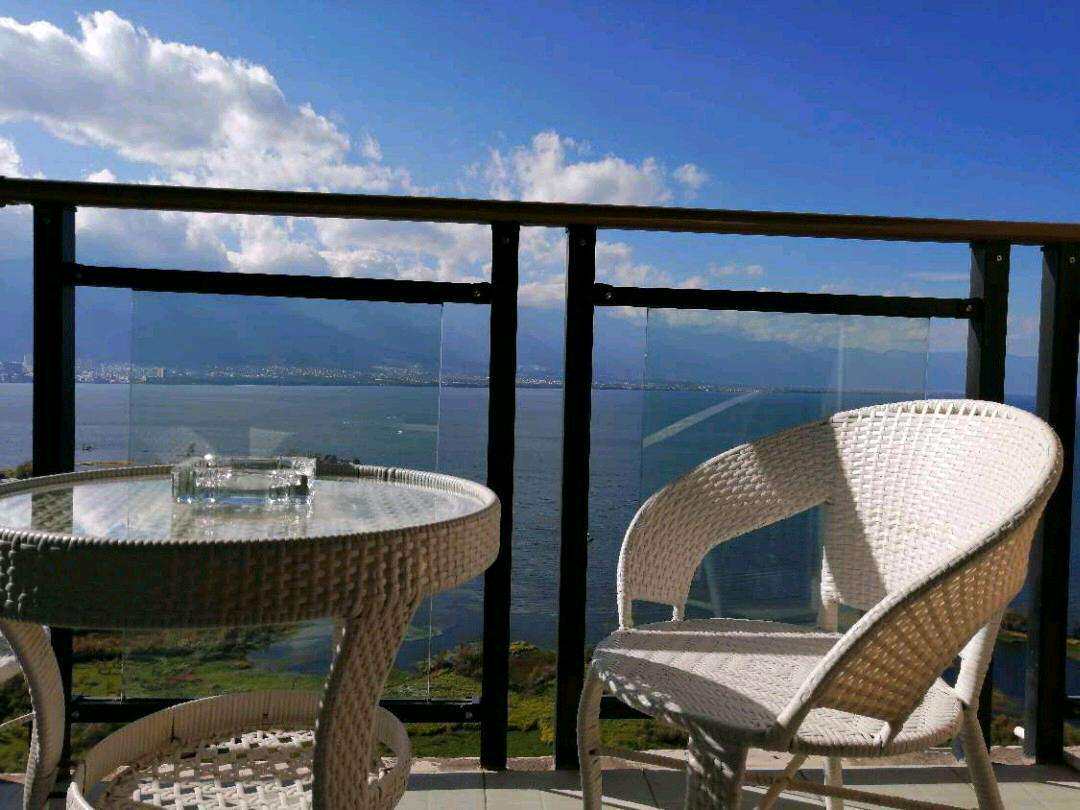 大理洱海海湾悦窝客栈月光之海海景大床房酒店客栈日历