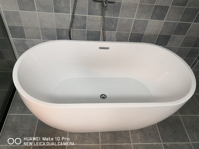 达尔文6001独立式人造石浴缸好用吗?斜躺能浸泡整个身体吗?