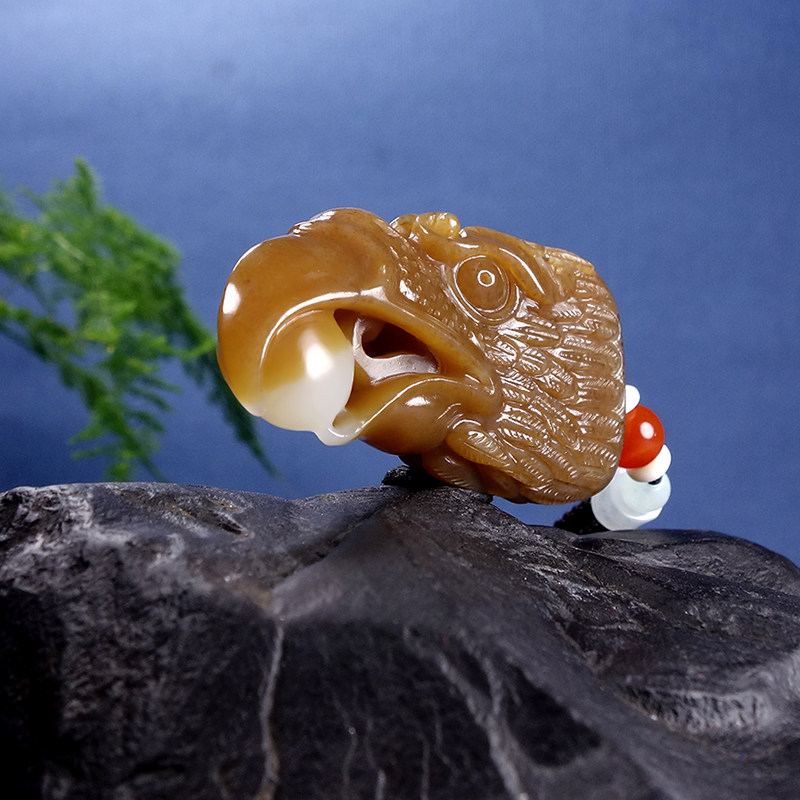 镇平玉雕馆  【寓意:高瞻远瞩】 和田玉高瞻远瞩老鹰挂件50.