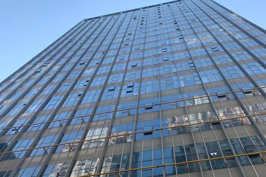 合肥市庐阳区肥西路与临泉路交口东北角朗峰大厦1幢1-824室,1-806室