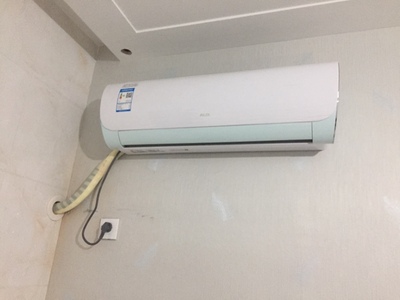 Re:请问Gree/格力 KFR-35GW/NhBaD3 大1.5匹空调挂机冷暖型定速家用风采怎么样呢? ..