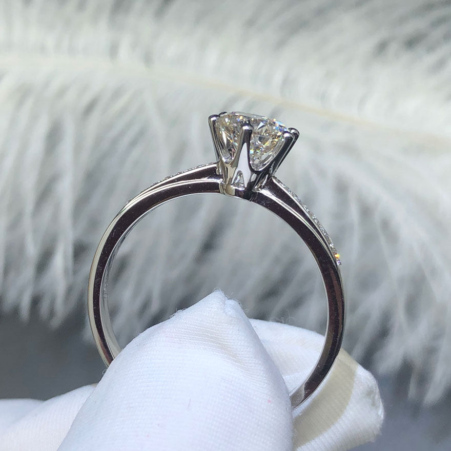 gic证书主石1.00克拉颜色k-l净度vs 定制18k钻戒 素玉钻石