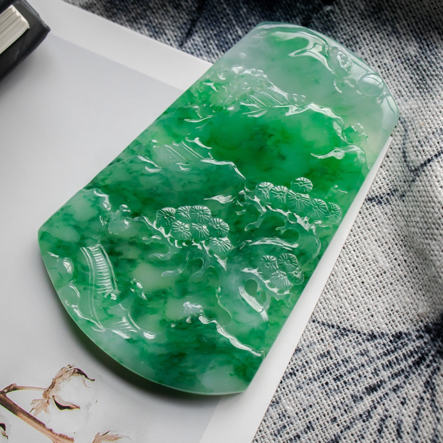 翡之岛拍卖天然缅甸a货老坑满绿山水牌翡翠吊坠36.45g