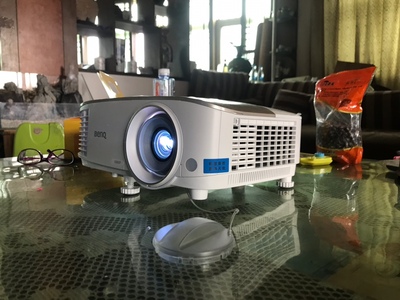 【真实点评】当贝投影仪F1和D1哪个好？入手半年反馈