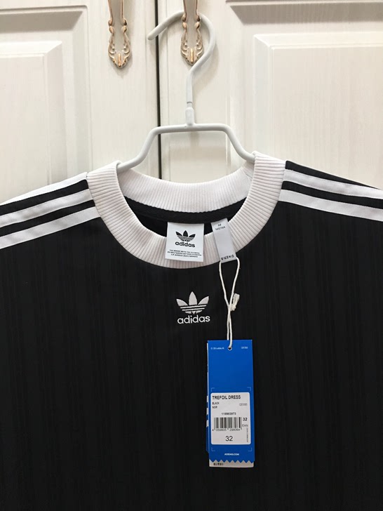 全新Adidas阿迪连衣裙，165/76A，实体店250左右