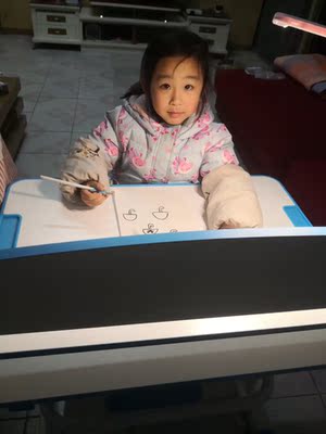 高颜值多功能的生活诚品儿童学习桌怎么样？质量不好吗？