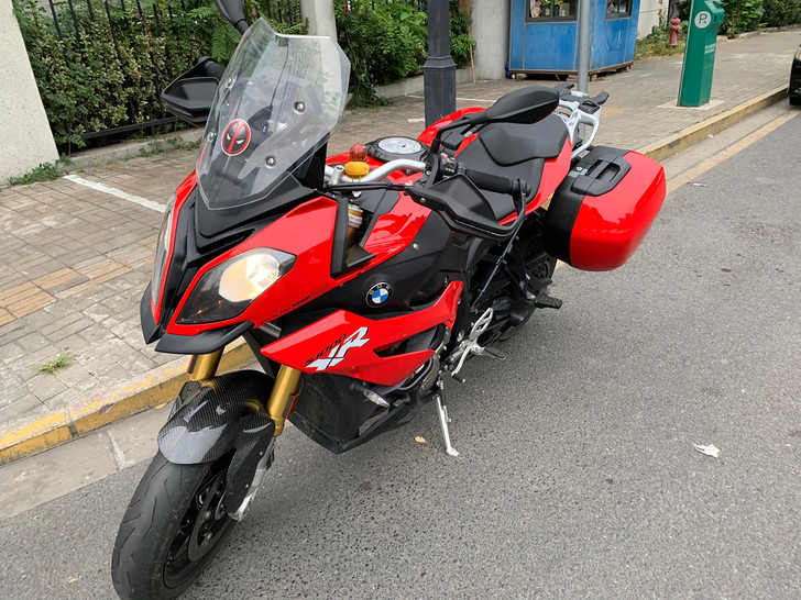 大贸宝马S1000XR，18年11月上牌，红色低座版。实表9