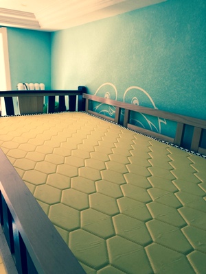 真实使用感受爱舒床垫和喜临门哪个更好，哪个牌子比较适合孩子用？