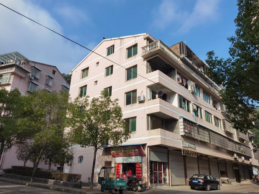 浙江丽水市青田县一拍坐落于油竹街道官塘小区39幢10号3层,4层,5层的
