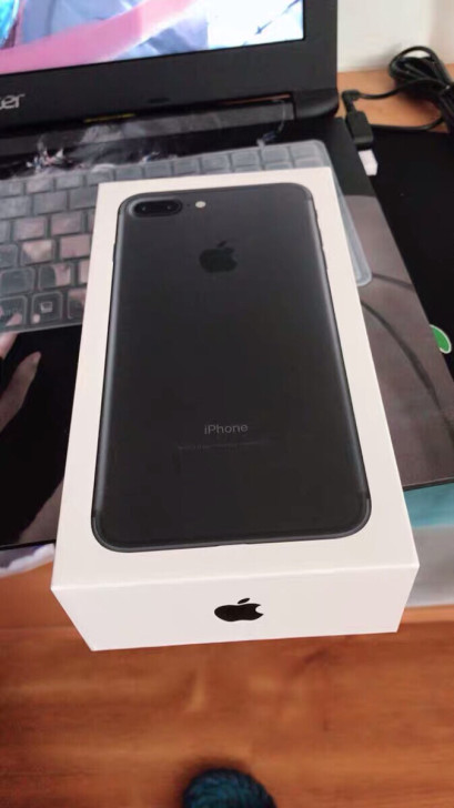 iPhone7plus轻微掉漆32g国行